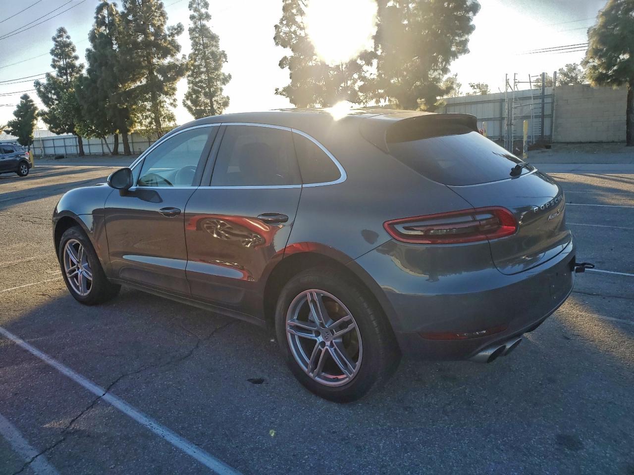 Porsche Macan S Image 5