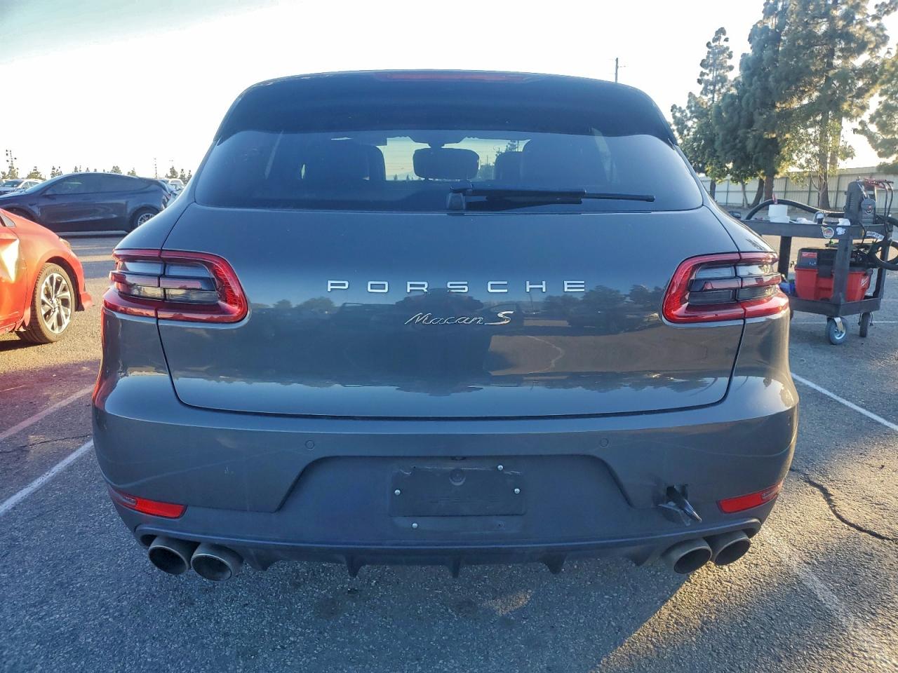 Porsche Macan S Image 9