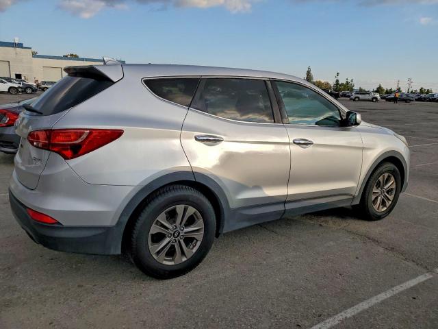Hyundai SANTA FE Image 3
