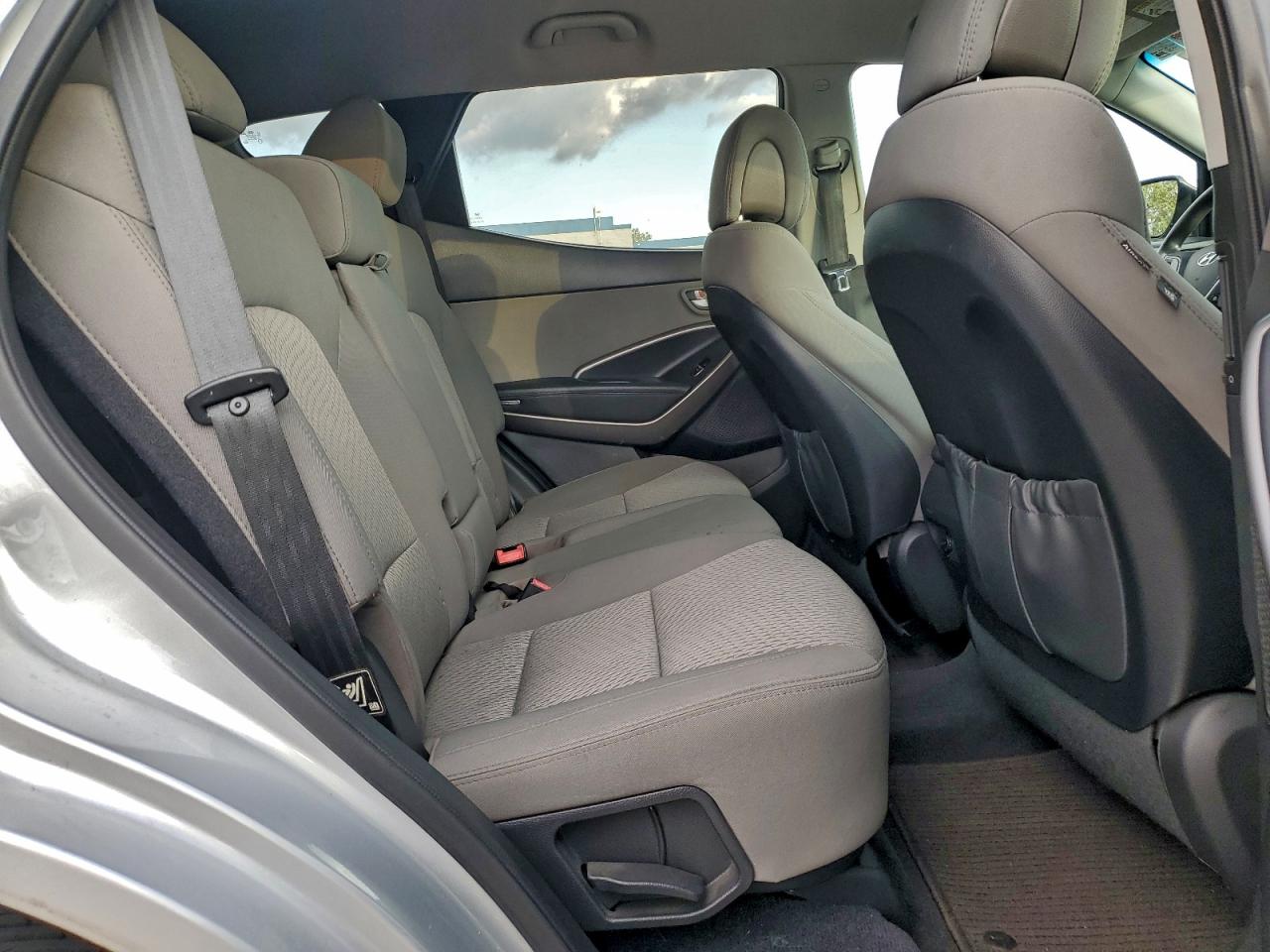 Hyundai SANTA FE Image 6