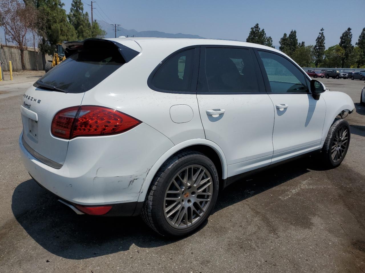Porsche Cayenne S Image 11