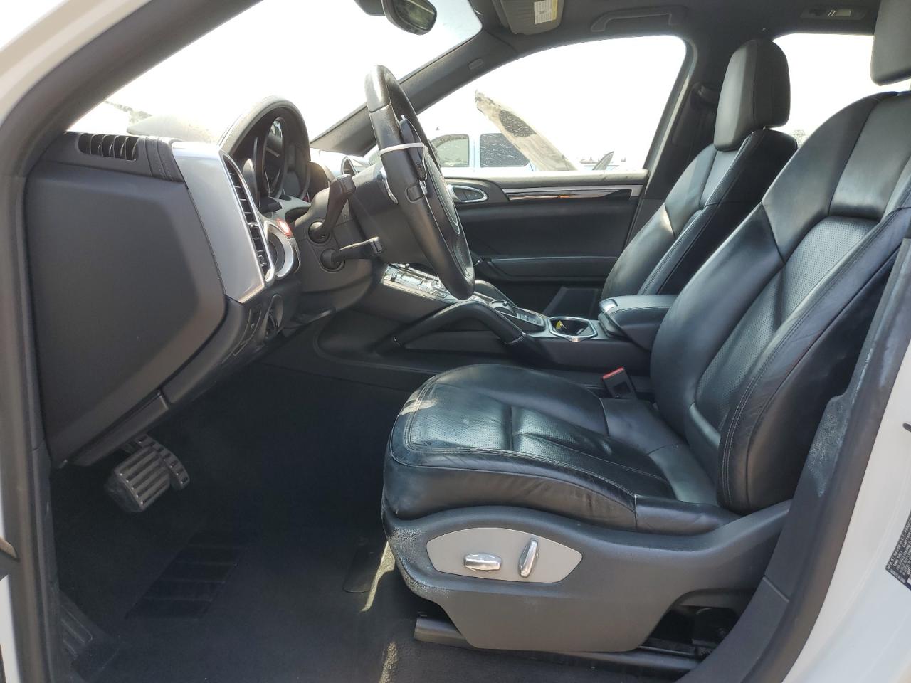 Porsche Cayenne S Image 5