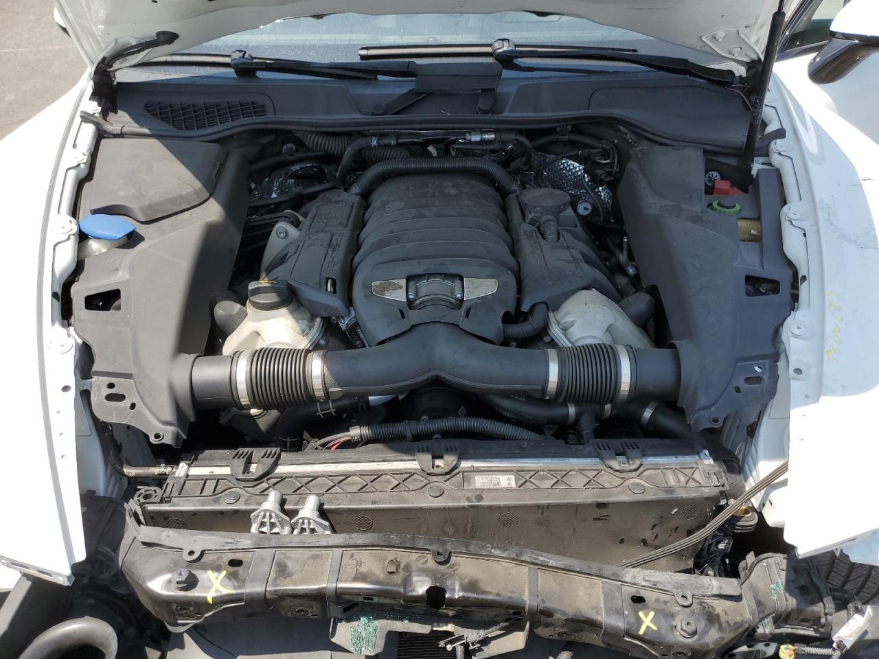 Porsche Cayenne S Image 6