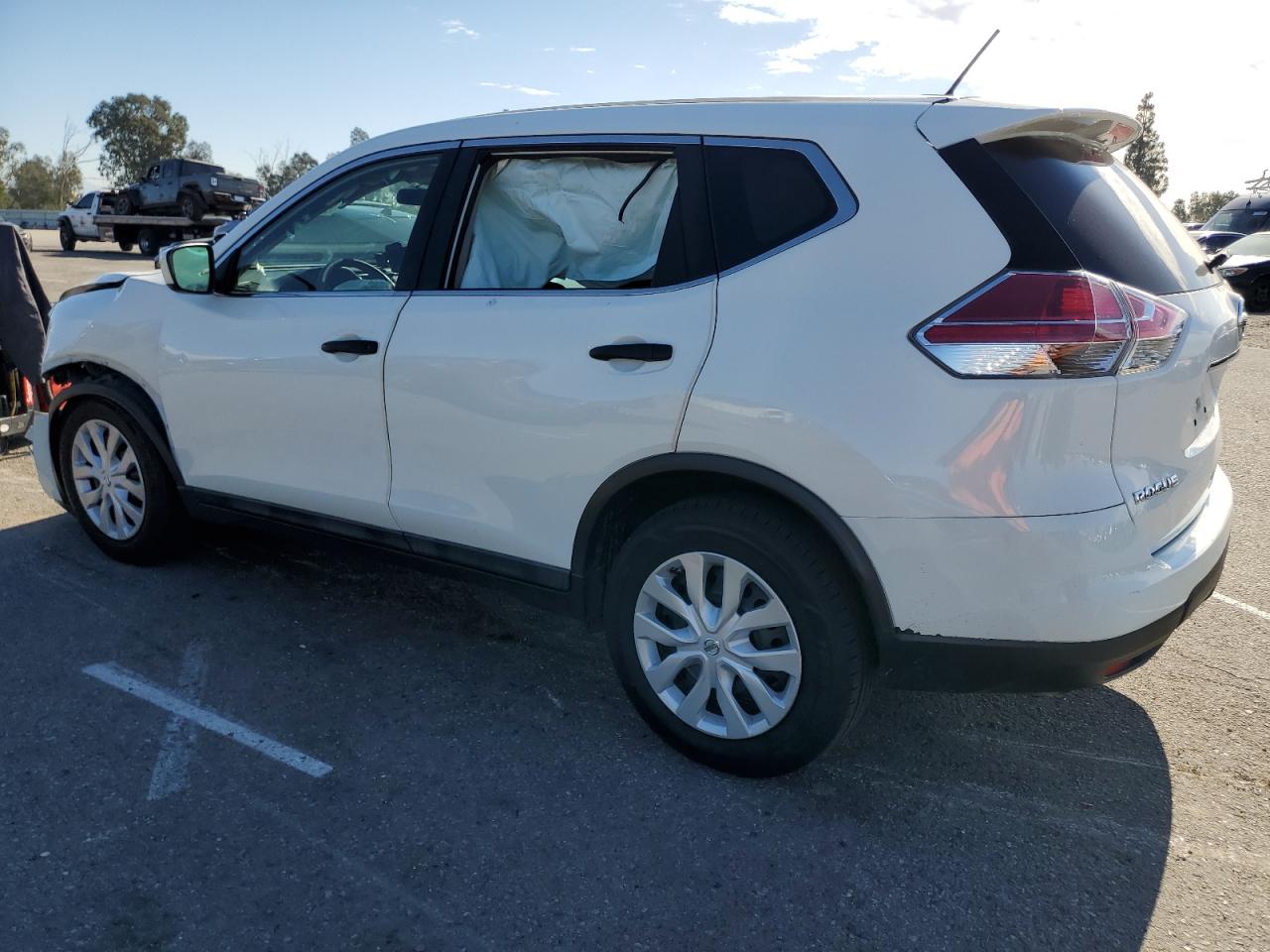 Nissan Rogue S Image 2