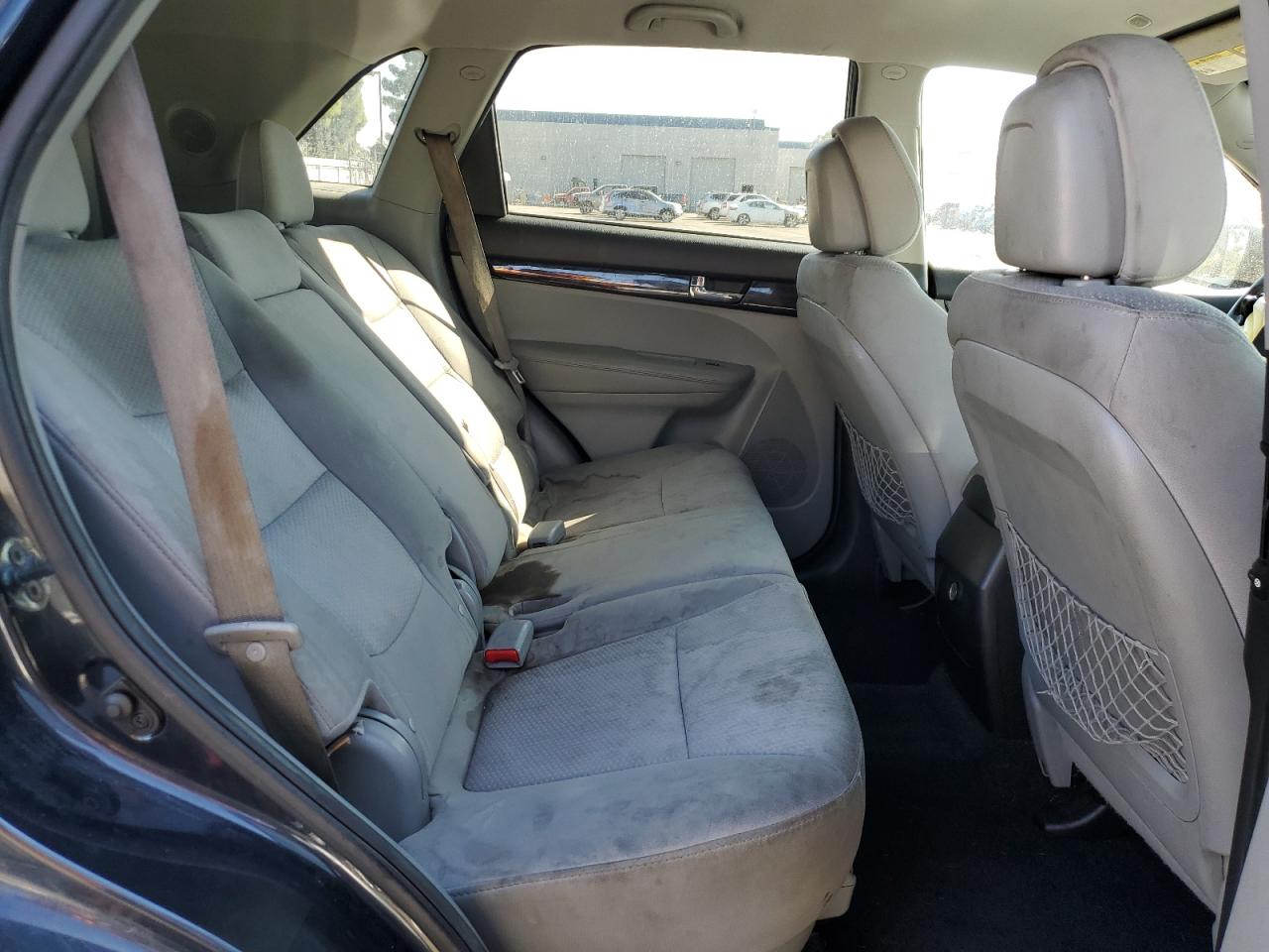 Kia Sorento Base Image 12