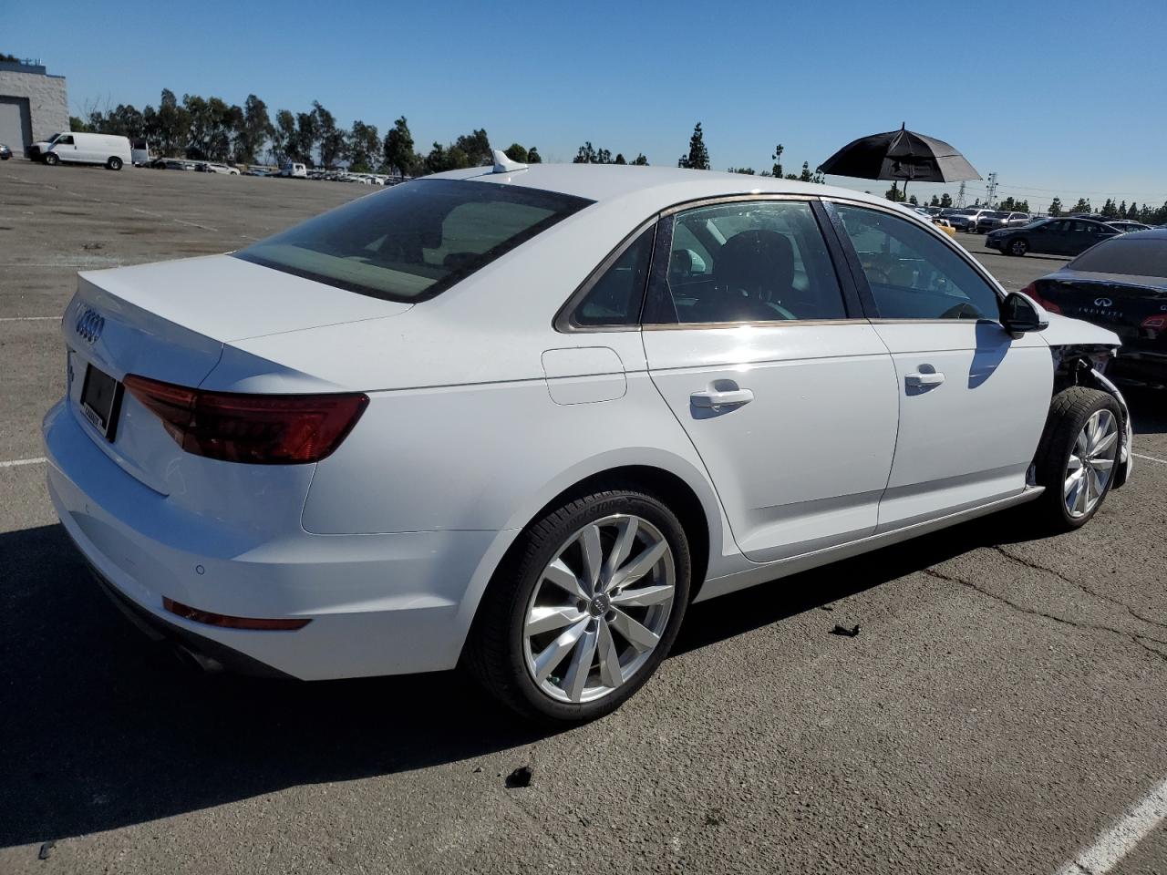 Audi A4 Premium Image 12