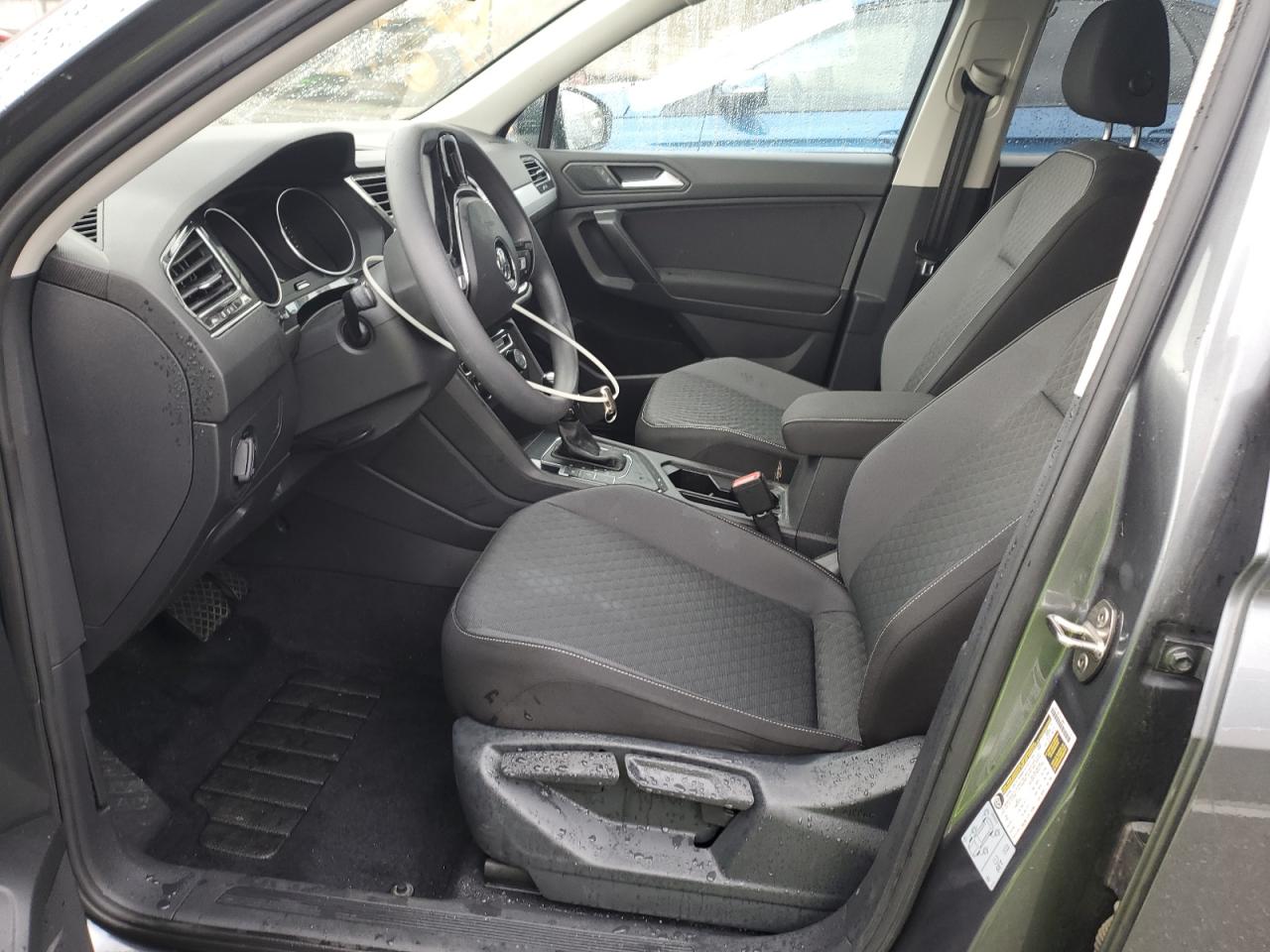 Volkswagen Tiguan S Image 7