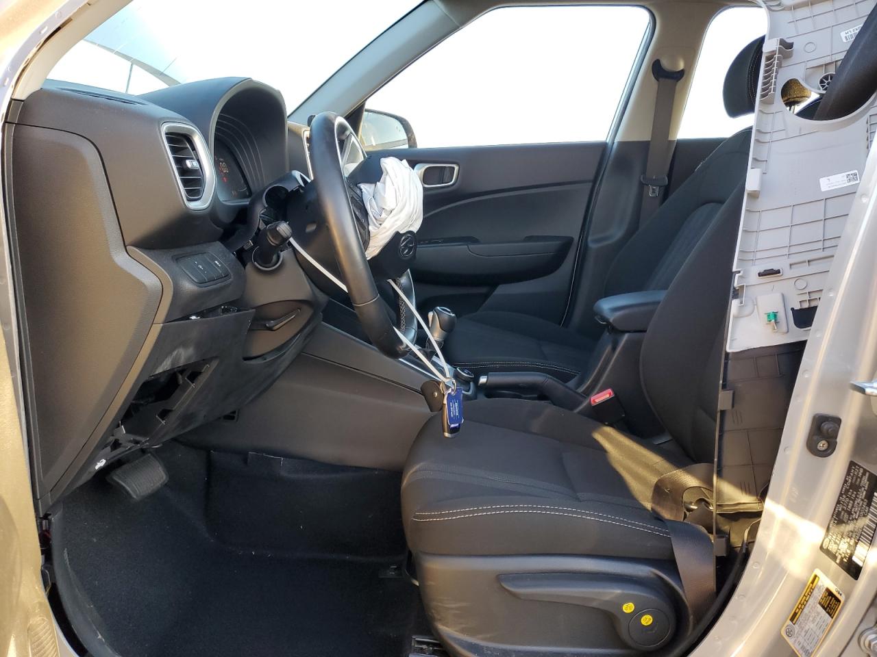 Hyundai VENUE Sel Image 3