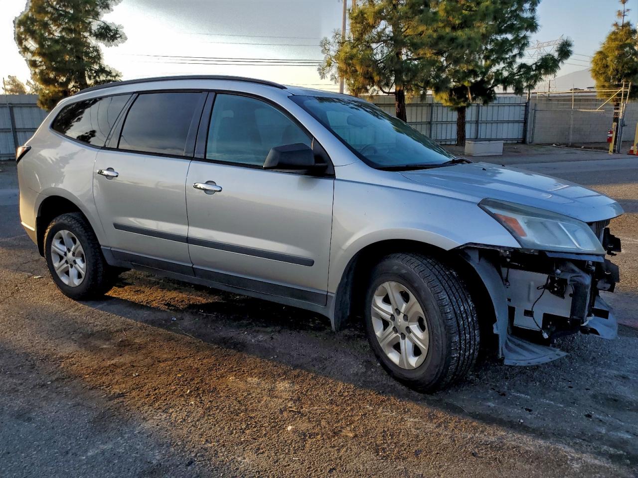 Chevrolet Traverse Ls Image 3