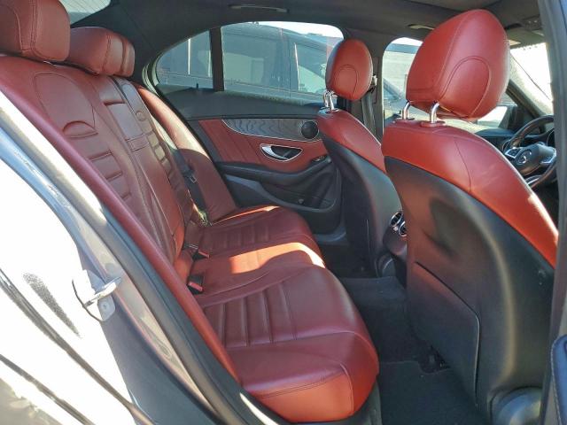 Mercedes-Benz C-Class 300 Image 2