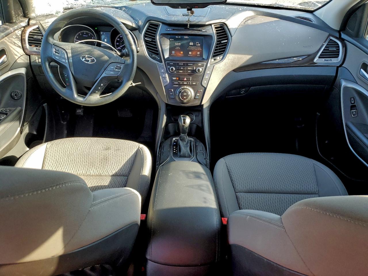 Hyundai SANTA FE Se Image 9