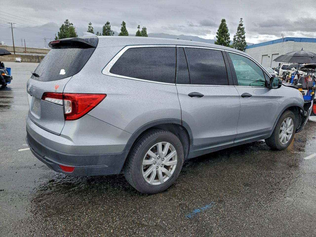 Honda Pilot Lx Image 2