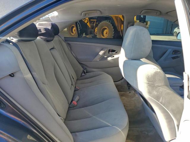 Toyota Camry Ce Image 8