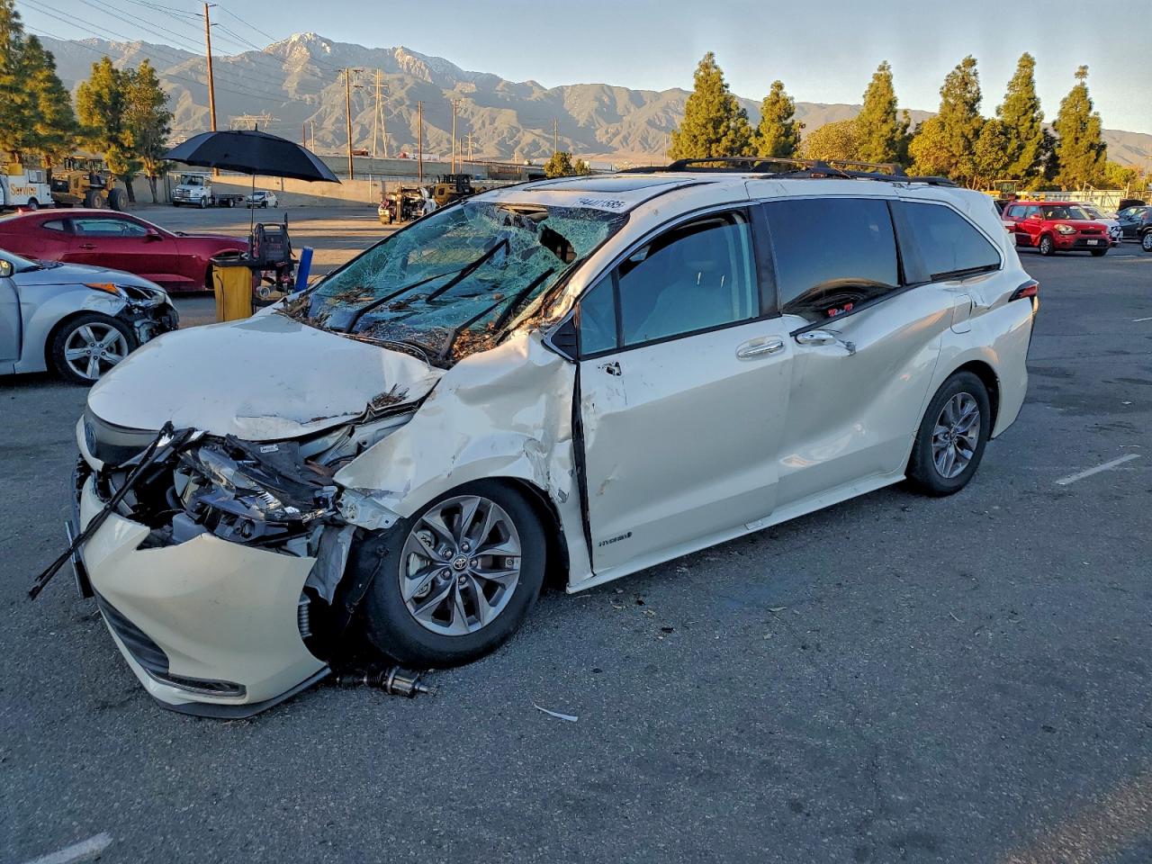 Toyota Sienna Xle Image 1