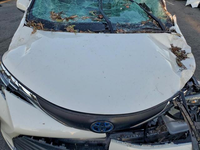 Toyota Sienna Xle Image 3