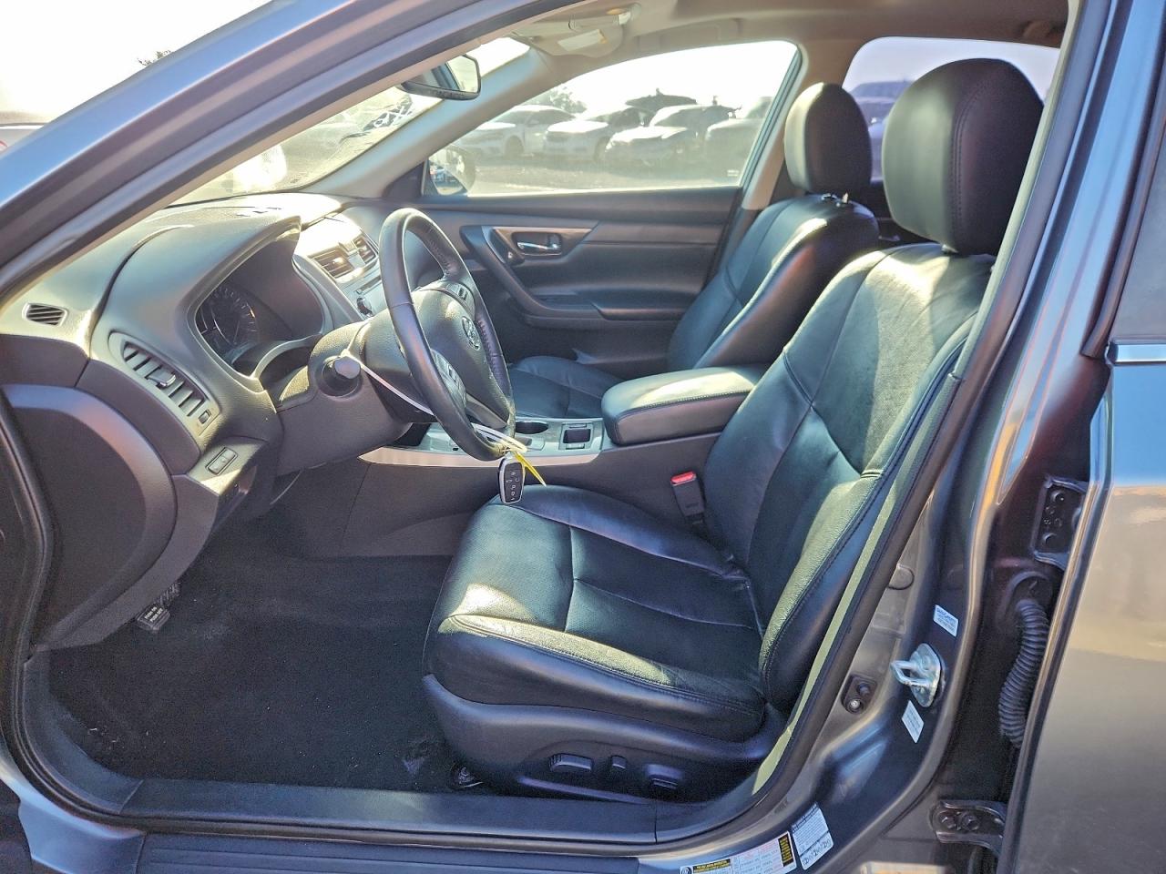 Nissan Altima 2.5 Image 9