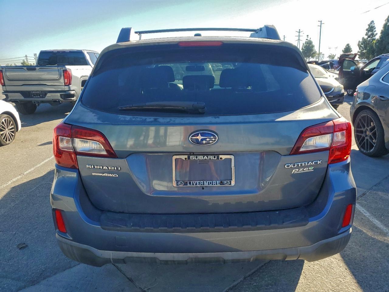 Subaru Outback 2.5i Premium Image 4