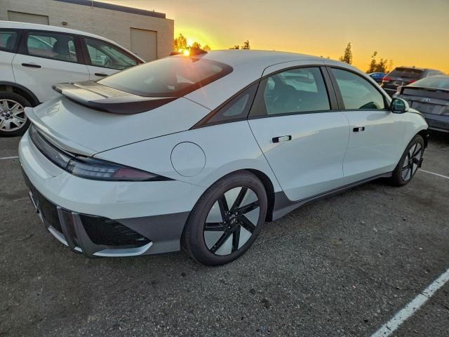 Hyundai Ioniq Se Image 5