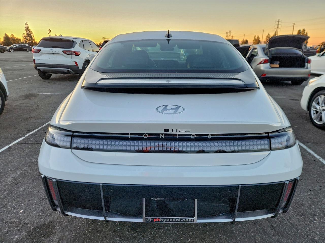 Hyundai Ioniq Se Image 8