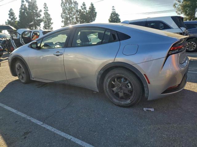 Toyota Prius Le Image 6