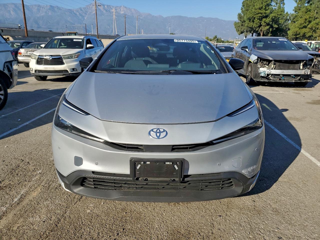 Toyota Prius Le Image 11