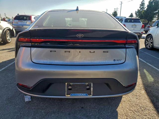 Toyota Prius Le Image 7