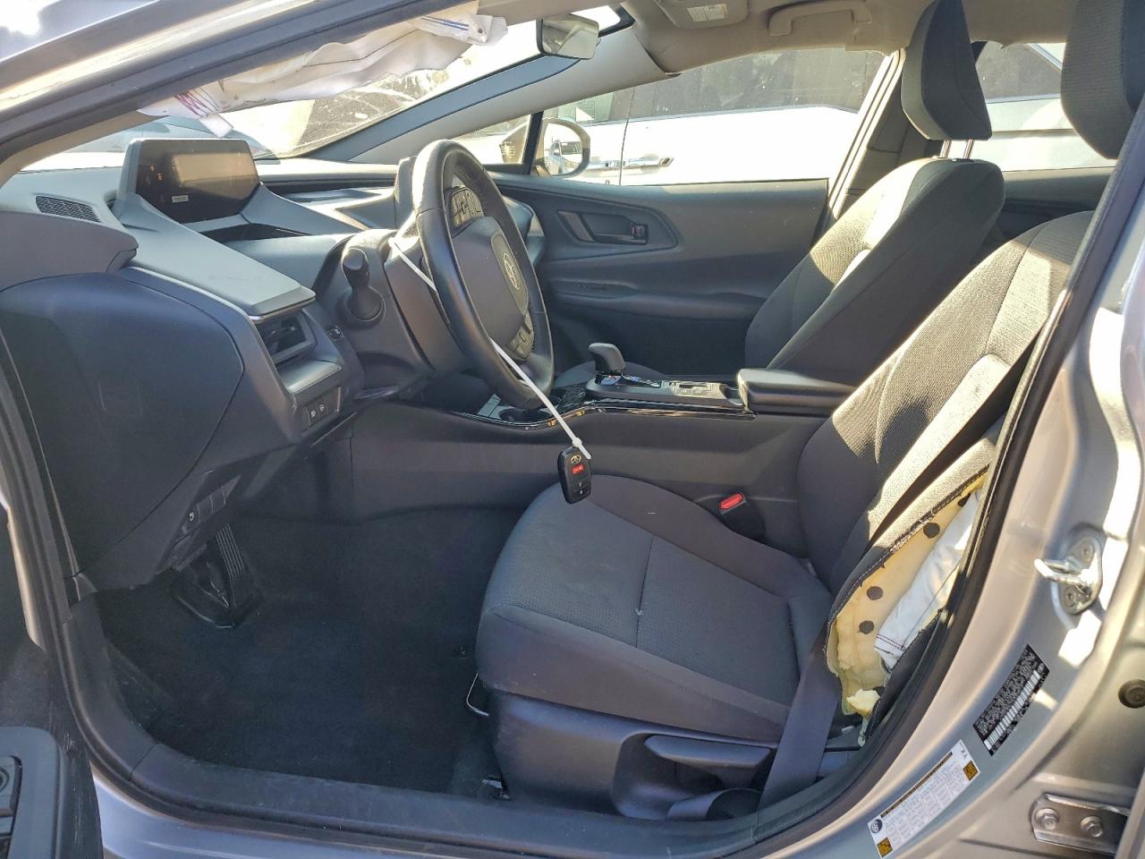 Toyota Prius Le Image 4