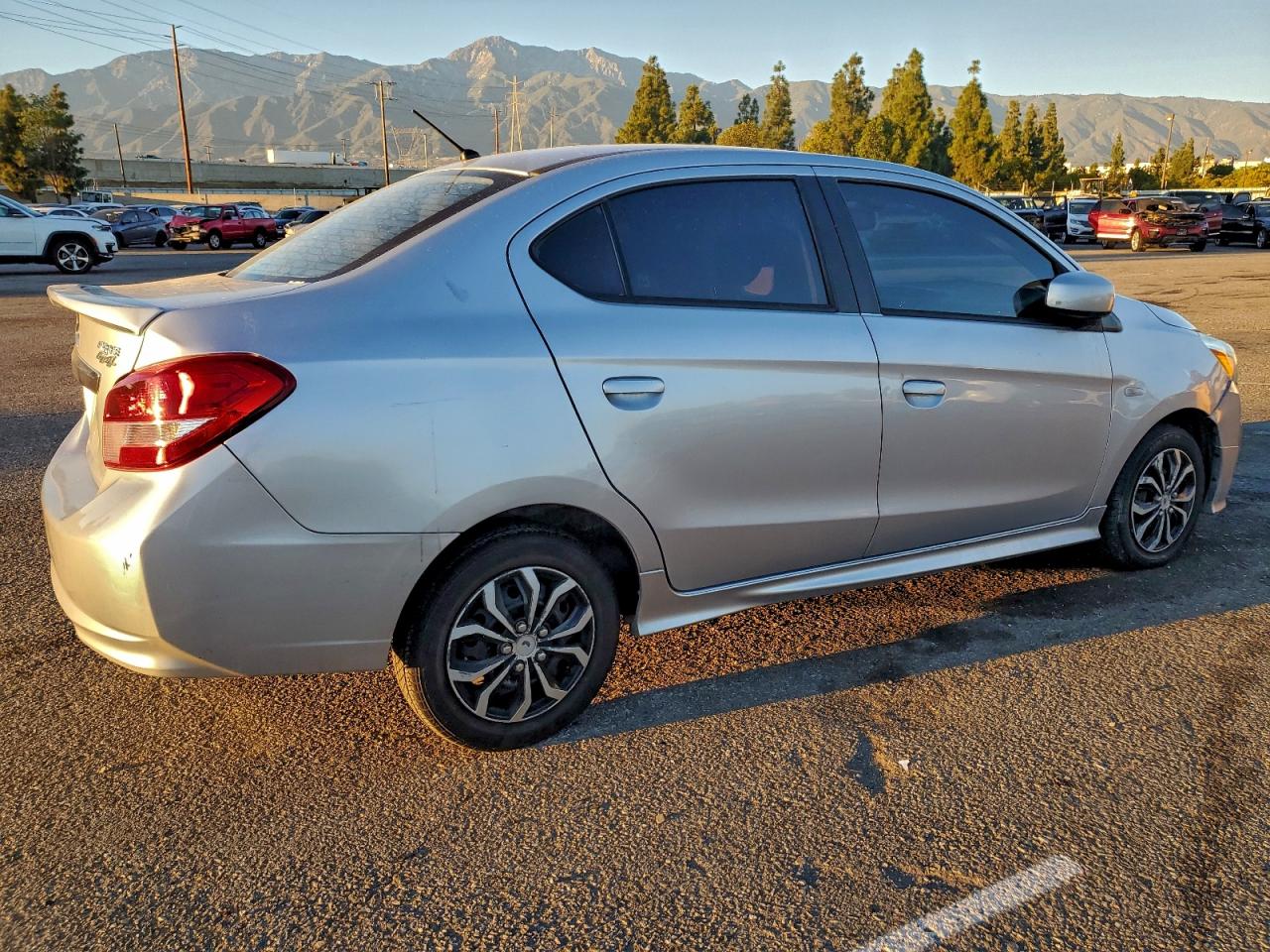 Mitsubishi Mirage G4 Es Image 5