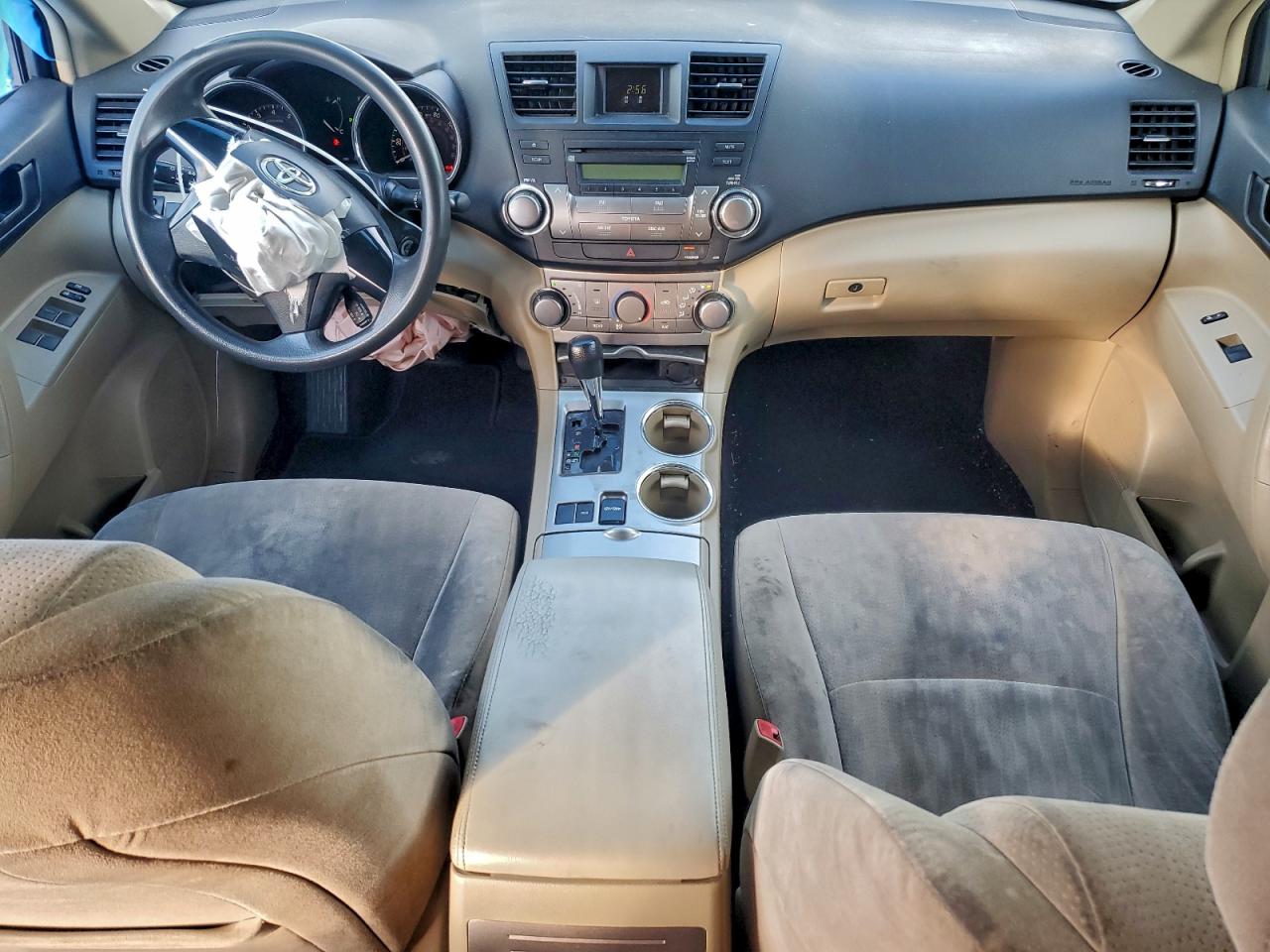 Toyota Highlander Base Image 3