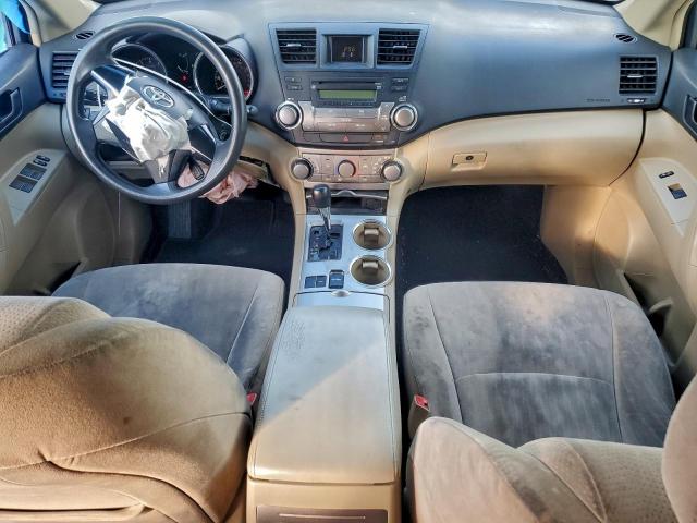 Toyota Highlander Base Image 3