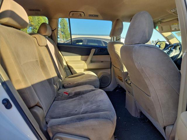 Toyota Highlander Base Image 5