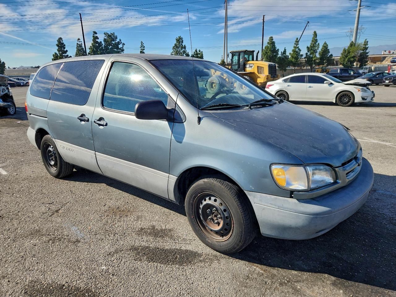 Toyota Sienna Ce Image 2