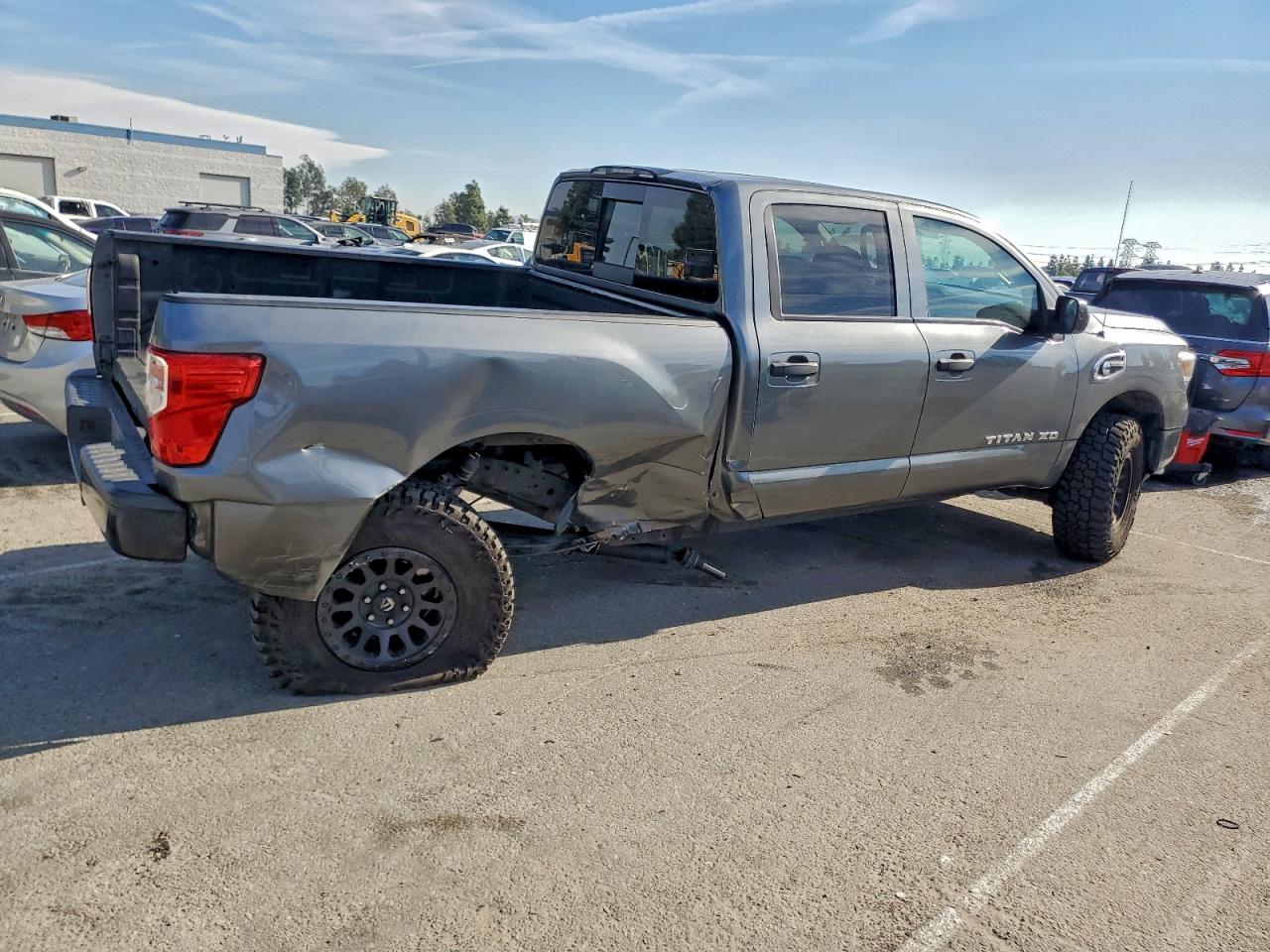 Nissan Titan S Image 3