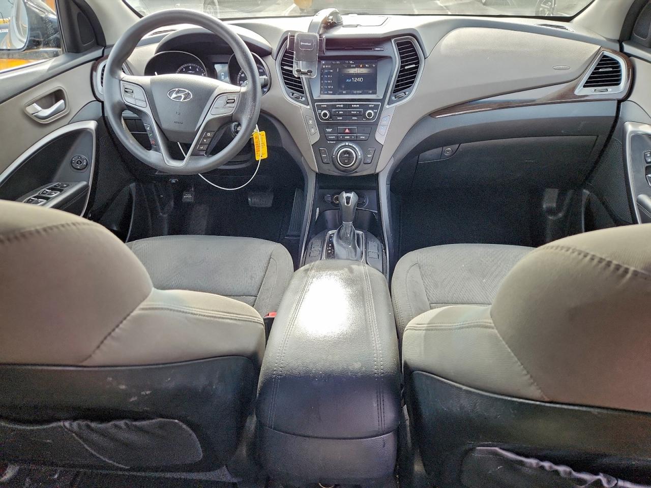 Hyundai SANTA FE Image 6