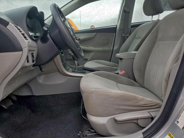 Toyota Corolla Base Image 7