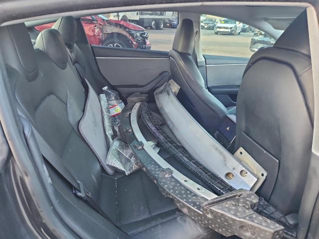 Tesla Model 3 Image 9