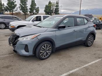  Salvage Nissan Kicks