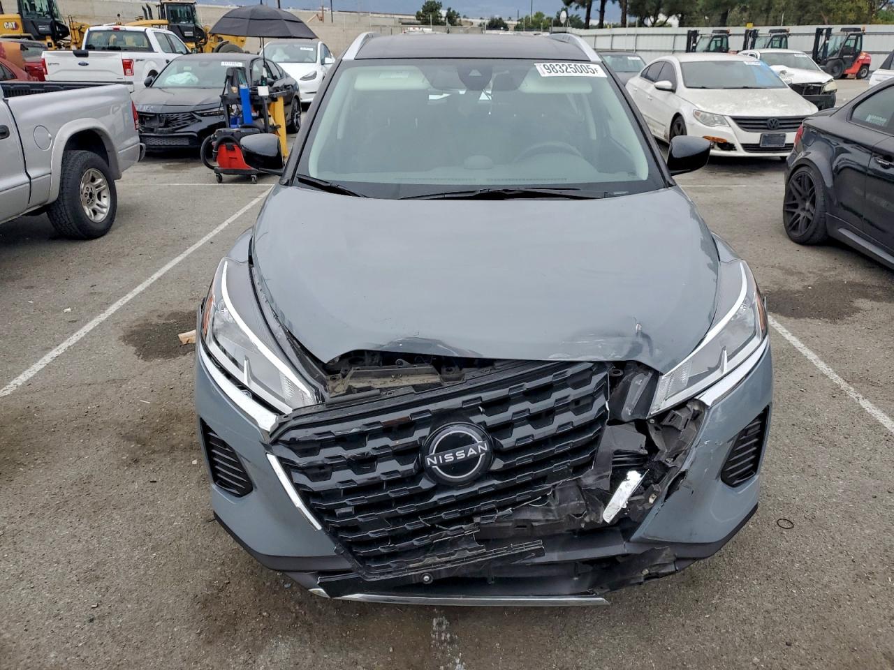 Nissan Kicks Sv Image 7