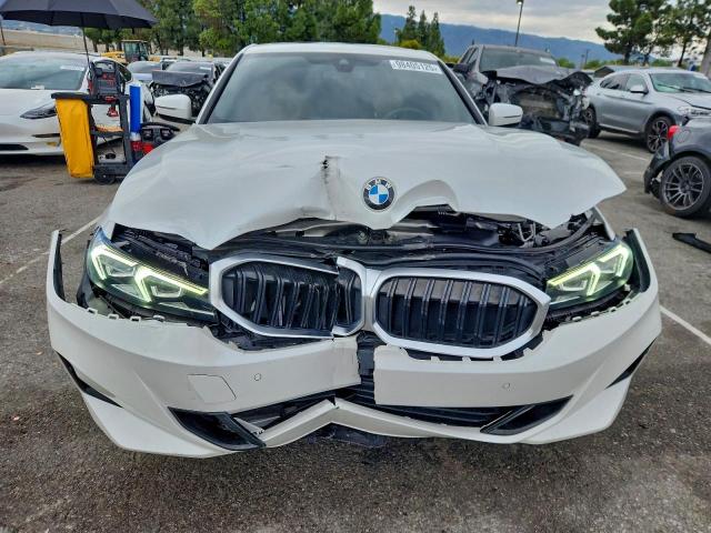 BMW 3 Series Image 4