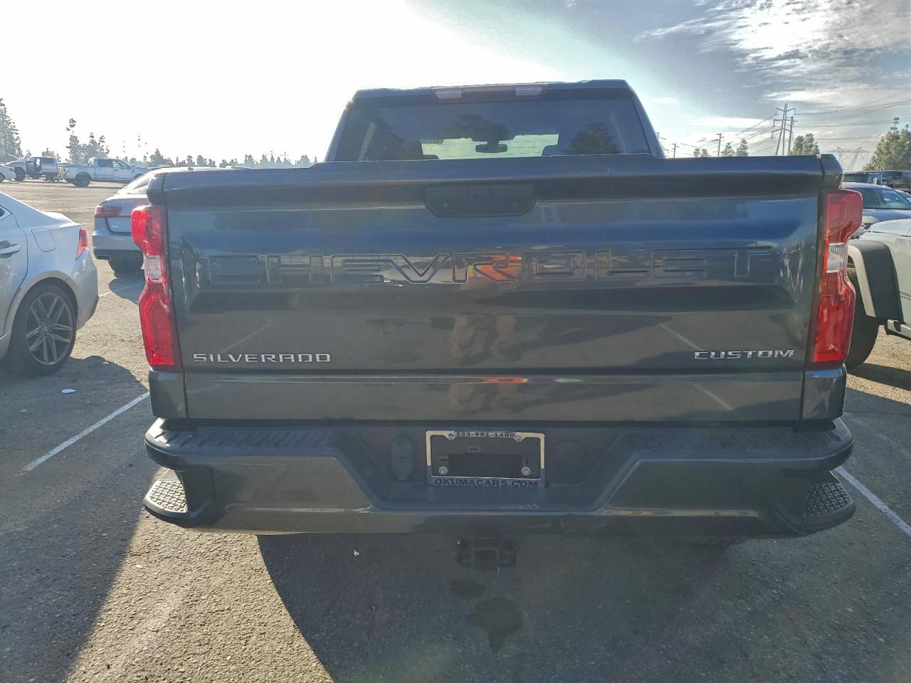 Chevrolet Silverado C1500 Custom Image 13