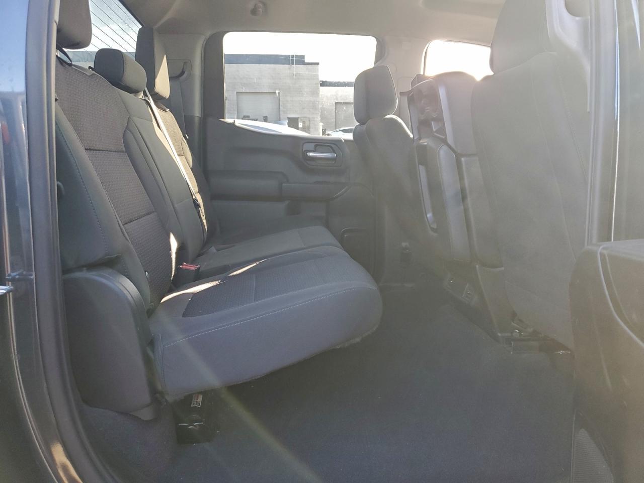 Chevrolet Silverado C1500 Custom Image 7