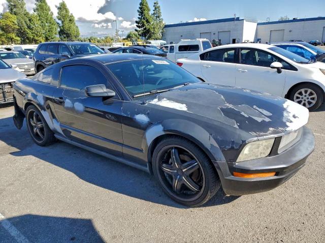 Ford Mustang Image 6