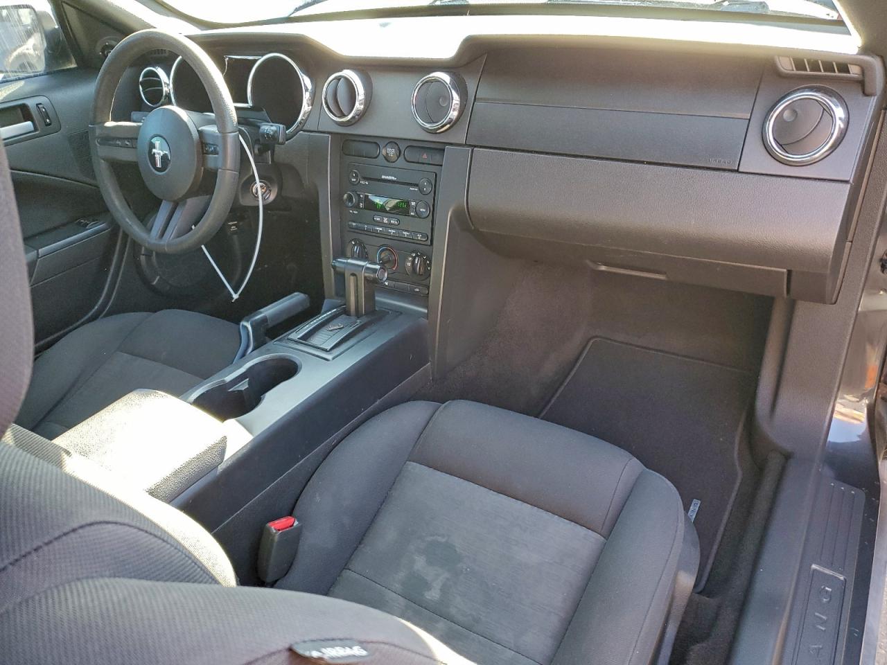 Ford Mustang Image 11