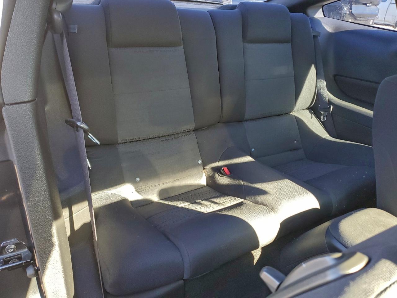 Ford Mustang Image 10