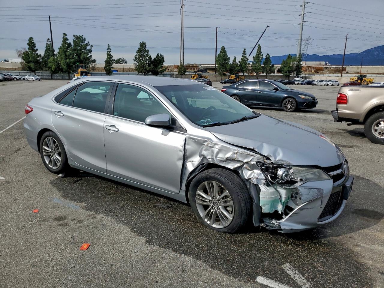 Toyota Camry Le Image 5