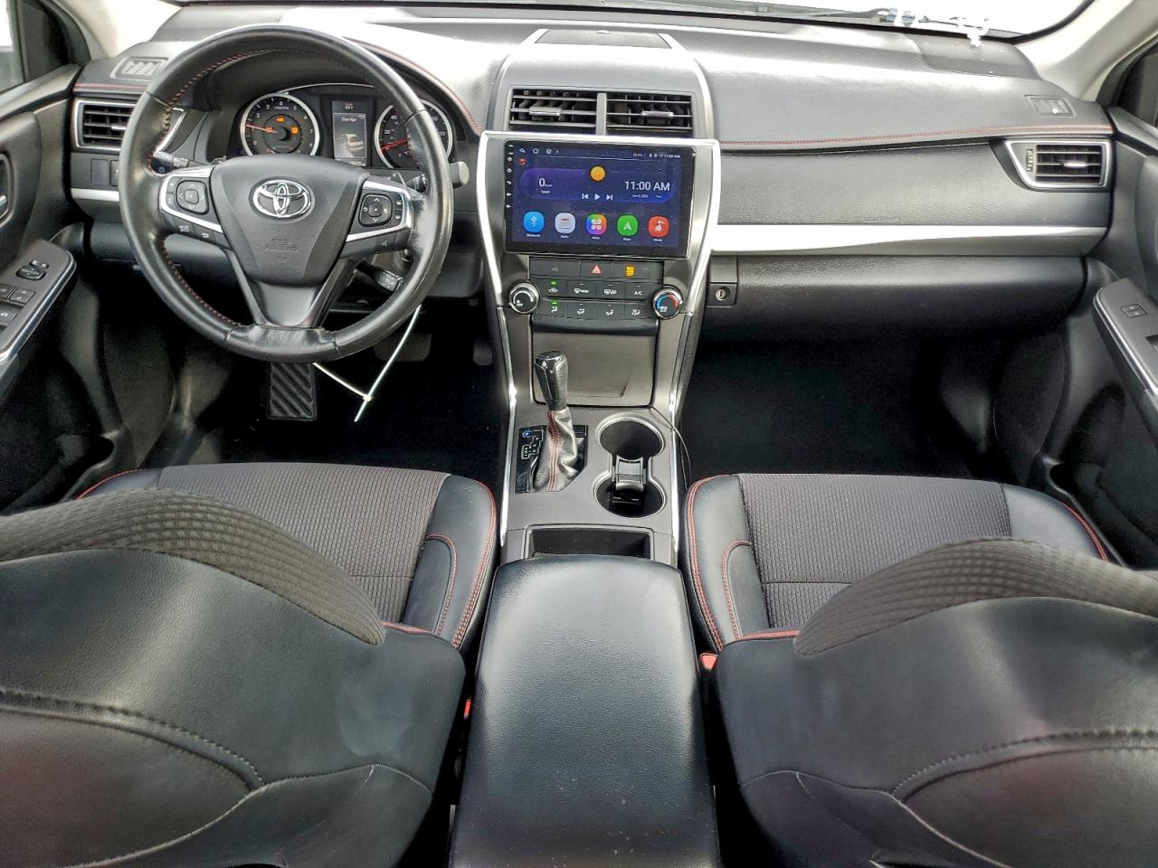 Toyota Camry Le Image 7