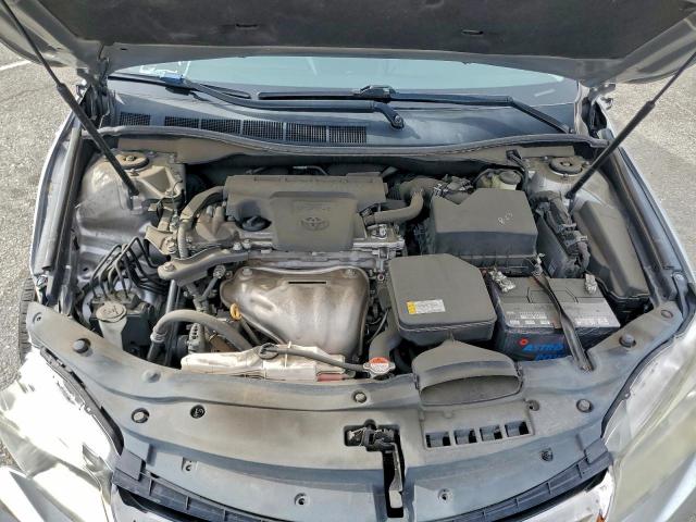 Toyota Camry Le Image 10