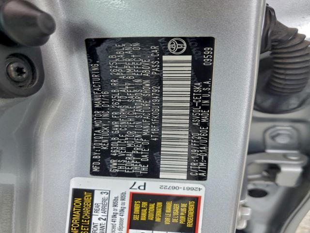 Toyota Camry Le Image 12