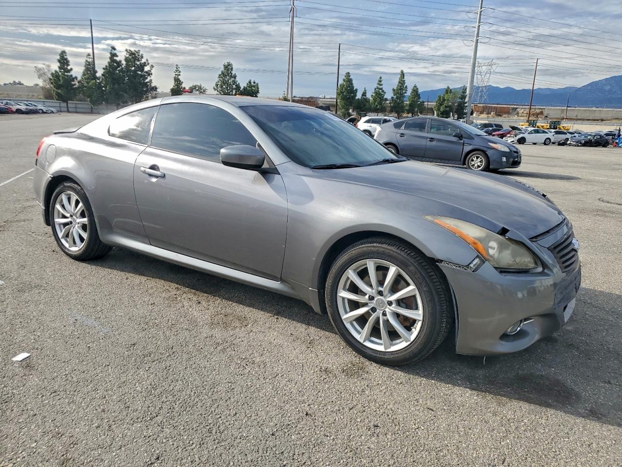 INFINITI G37 Image 9