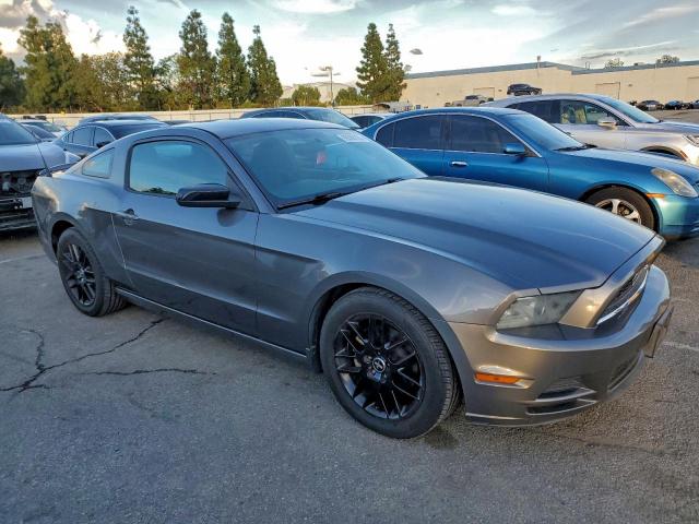 Ford Mustang Image 9